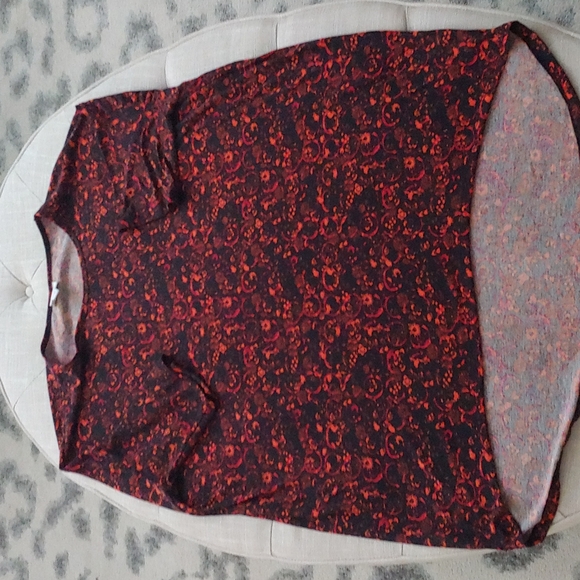 5/$25 Lularoe Irma Tunic Top Size Medium M Black - Picture 1 of 4